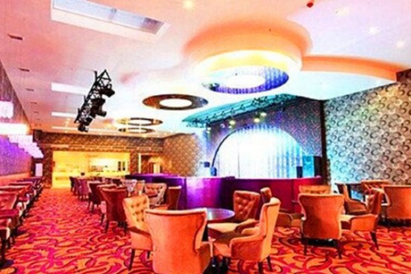 重庆街头按摩大叔，一技之长让人舒心又感动！